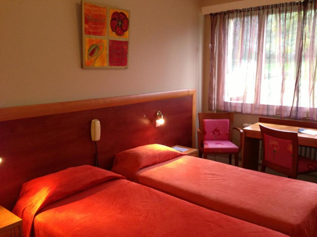 Hotel Le Jura Divonne-les-Bains Room photo